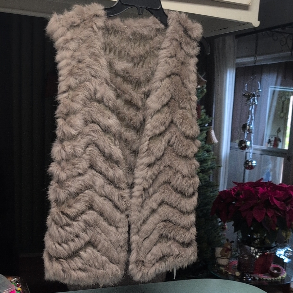 Women's Faux Fur Vest -